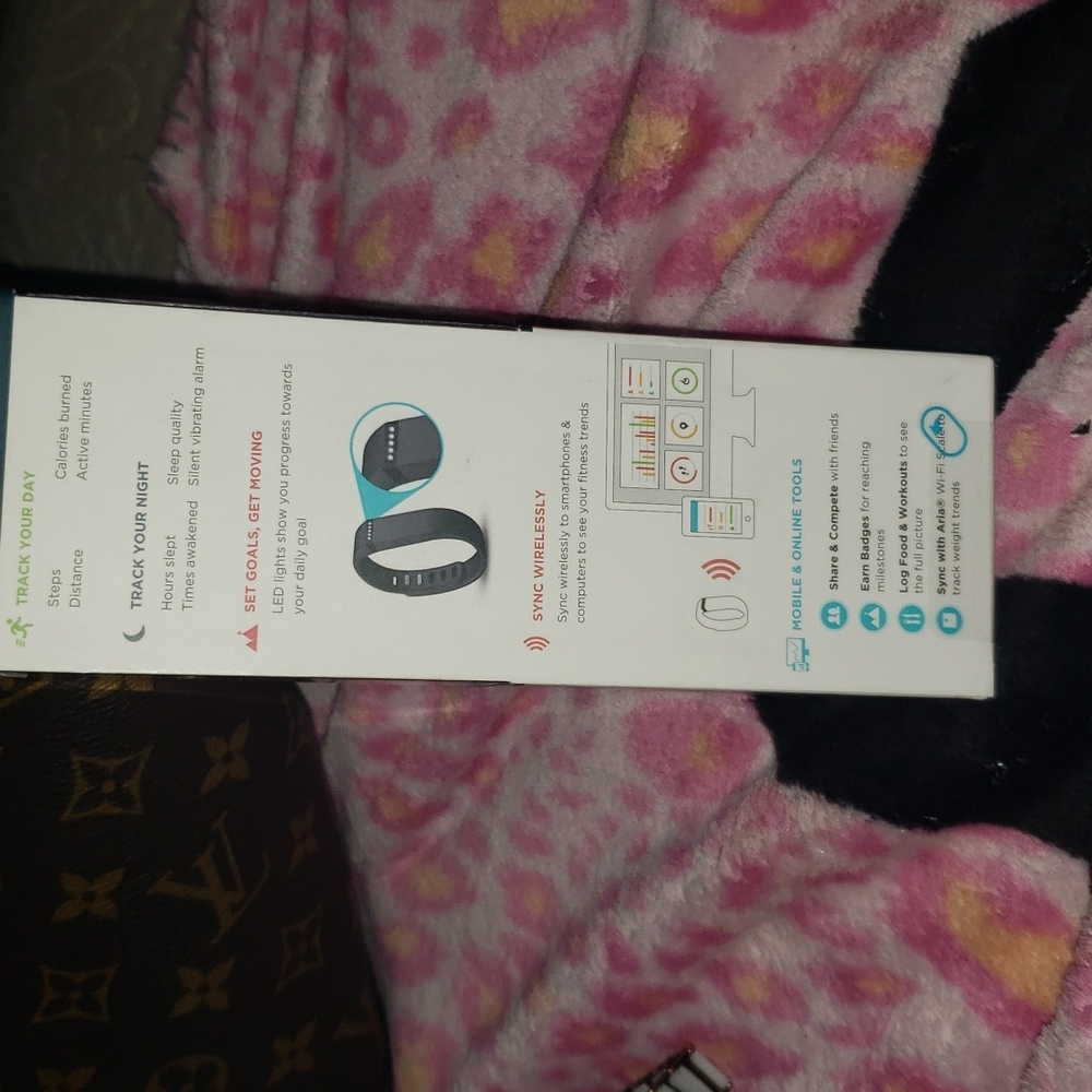 (SOLD)FitBit Flex - Picture 4 of 7